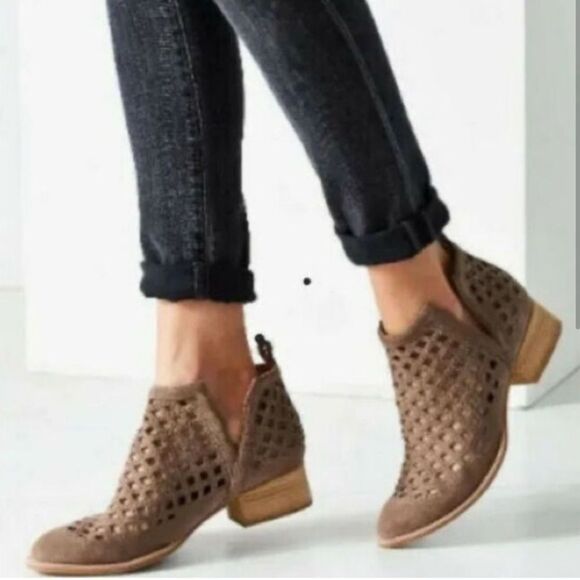 JEFFREY CAMPBELL Taggart Cutout Suede Leather Bootie Women's size 8.5 - Picture 1 of 11